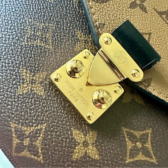 Louis Vuitton Pochette Metis Reverse Monogram Canvas - Picture 4 of 15